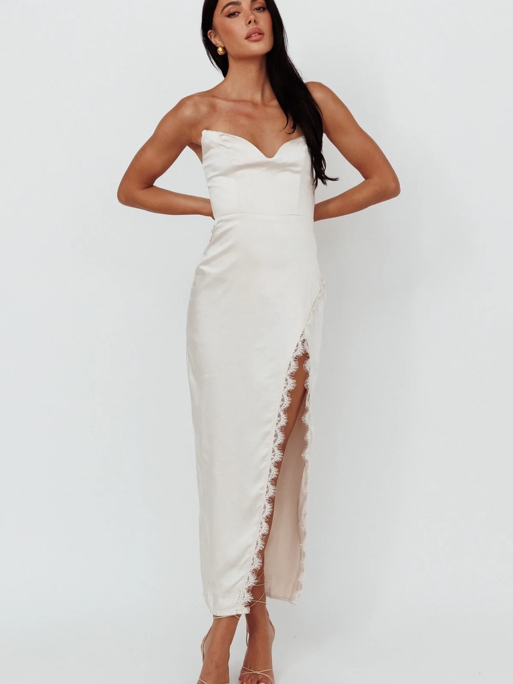Selfie Leslie champagne strapless dress with lace